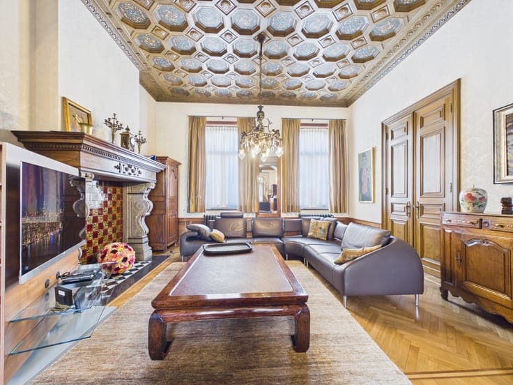 565 m² Manor House with GARDEN & GARAGES
