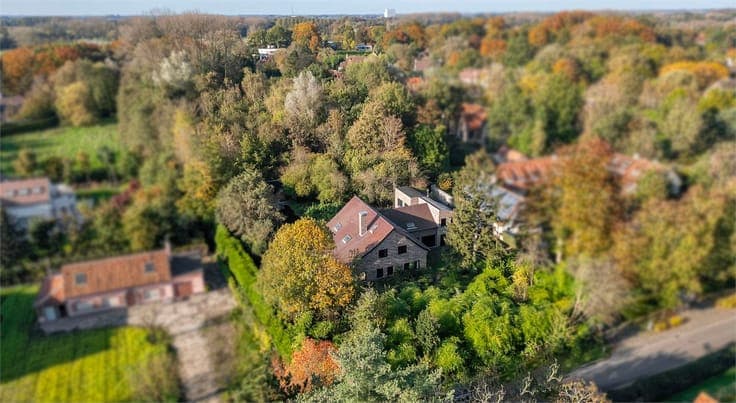 Villa nabij de golf op een perceel van 5.089 m2