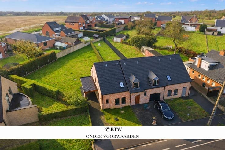 Newly built house with 3 bedrooms, carport and possible 6% V