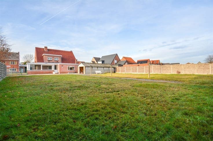 Charming, well located house with lots of potential in Boort
