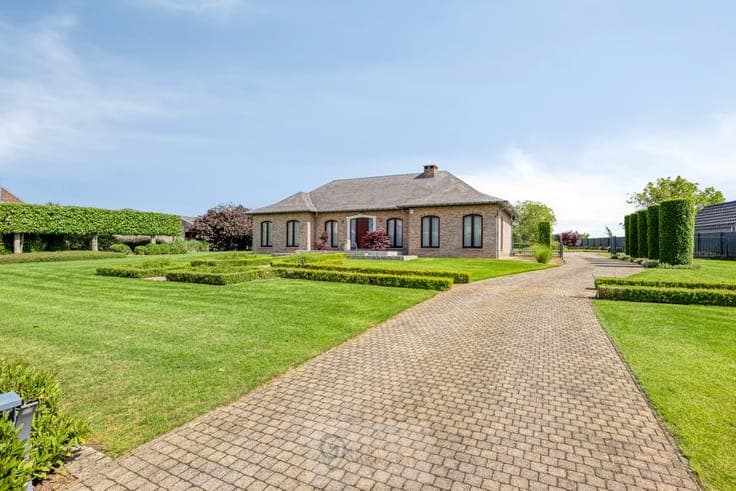 Exclusieve gelijkvloerse villa op riant perceel van 4.300...