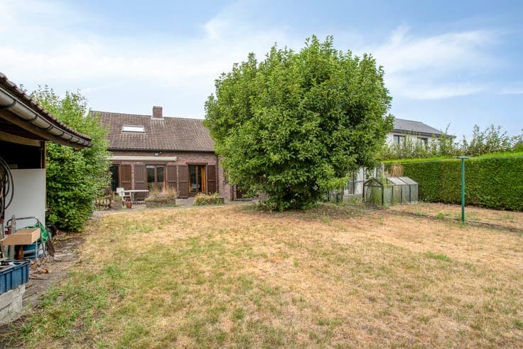 Conveniently located 4-bedroom detached house in Oostakker