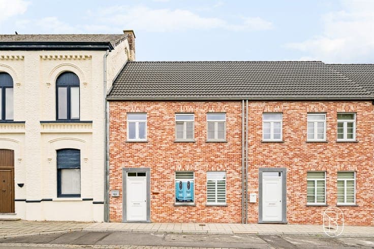 Newly built 3-bedroom home with yard & garage near Kluisbos