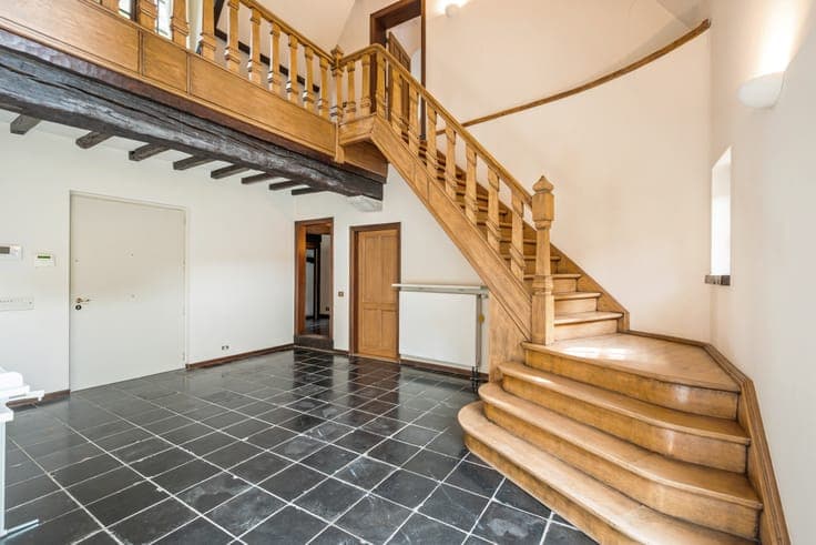 Classic villa on exceptional park estate of approximately 1