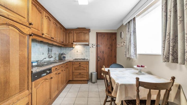 Charmante halfopen gezinswoning met 3 slaapkamers, aangeb...
