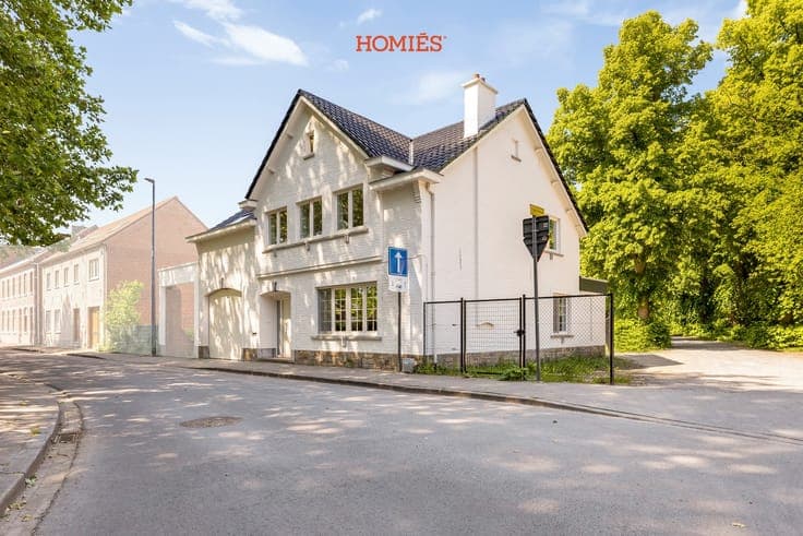 Karaktervolle gerenoveerde woning met 4 slaapkamers