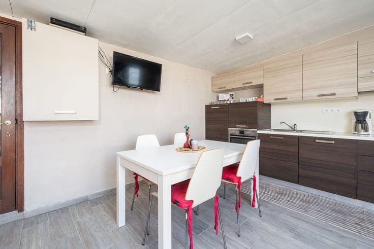 Cozy holiday home just 900m from the beach