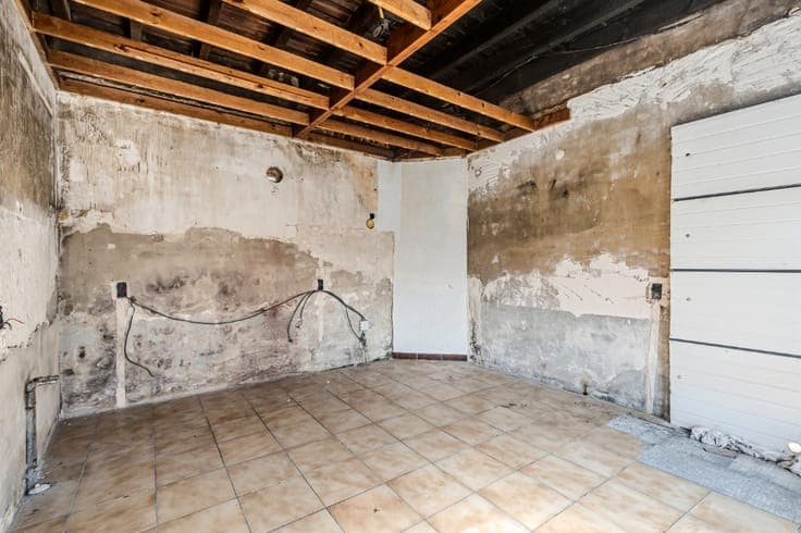 Approved renovation project with 3 bedrooms