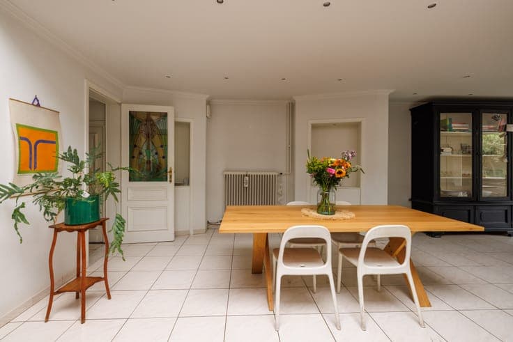 5 to 7 bed house directly from owner 368m²