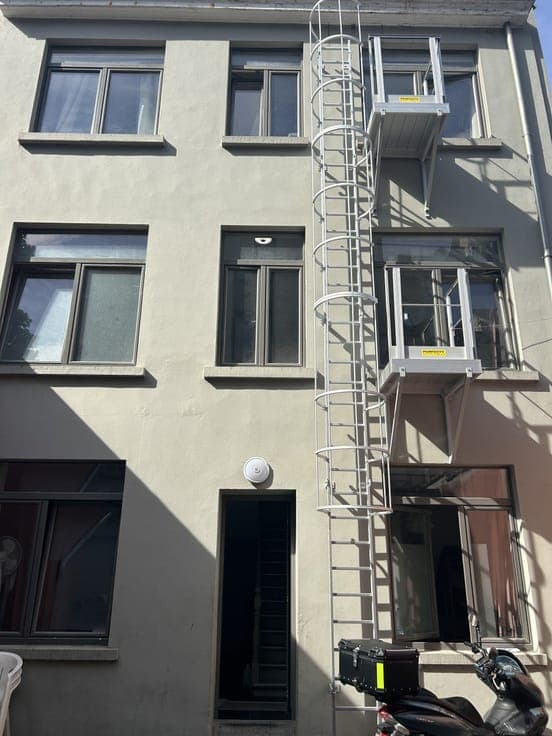 Rear building with 3 recognised units - Gare du Midi