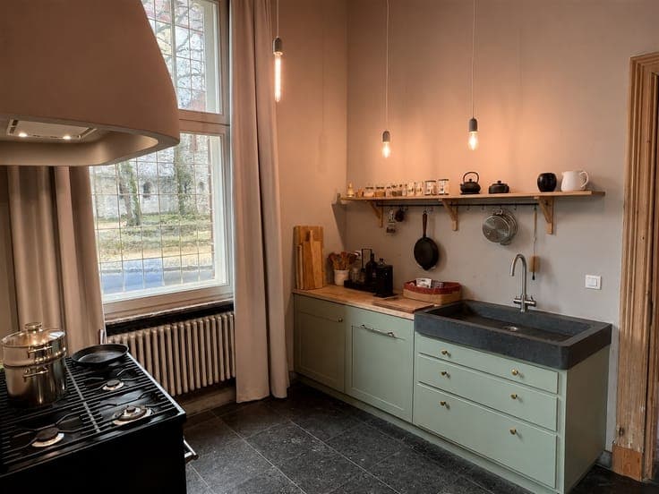 Characterful renovated civilian home with studio