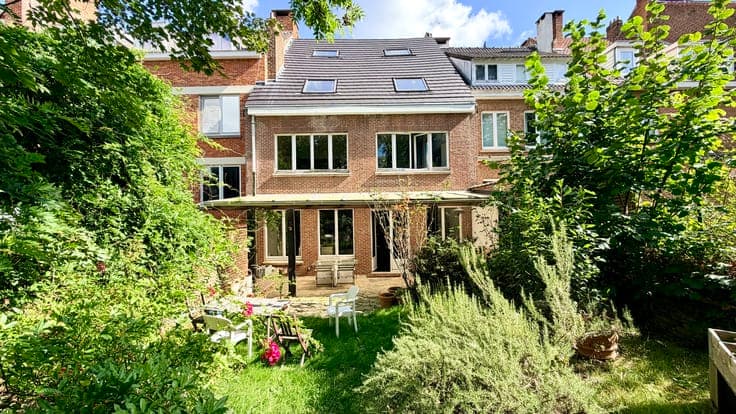 Characterful house with garden and park views — Wolvendael