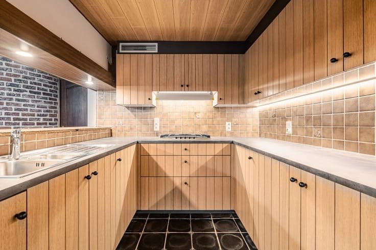 Op te frissen woning met perceel bouwgrond