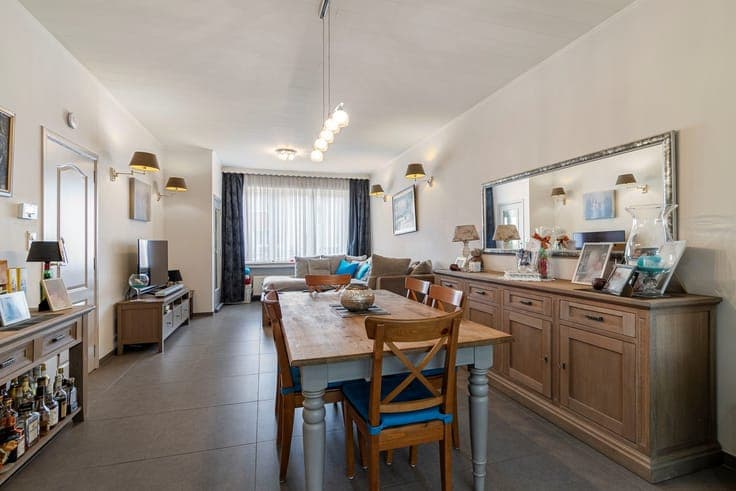 Ruime woning (191 m²) met 4 slaapkamers, magazijn en tuin (1