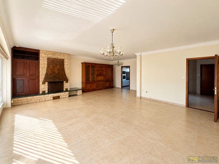Te koop, solide opbrengsteigendom met 2 appartementen, ga...