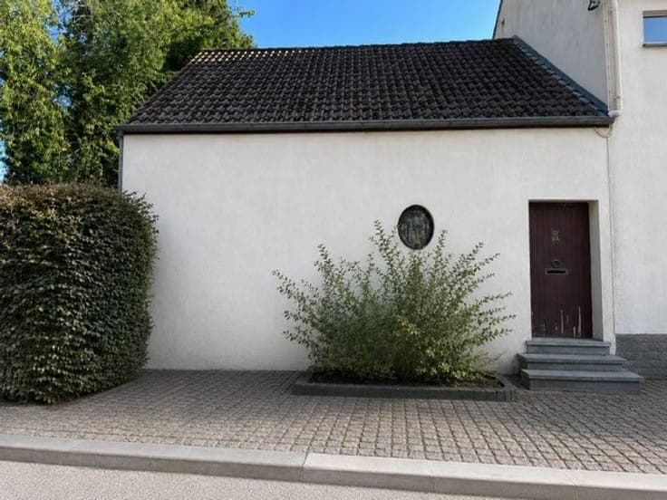 Charming small house to renovate