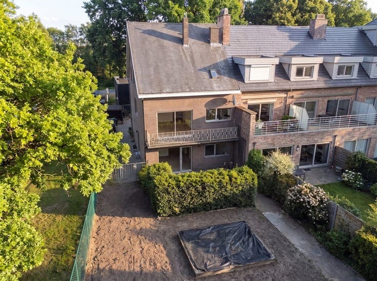 Prime located home (332 m²) with tremendous potential!