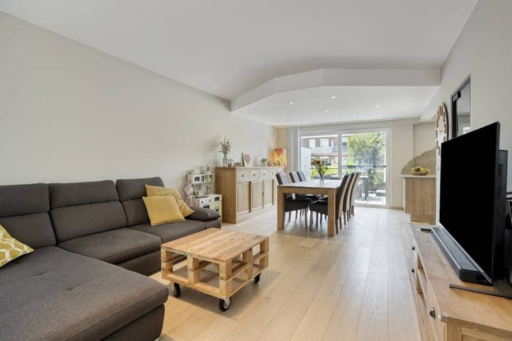 3-bedroom house with indoor garage and EPC label B