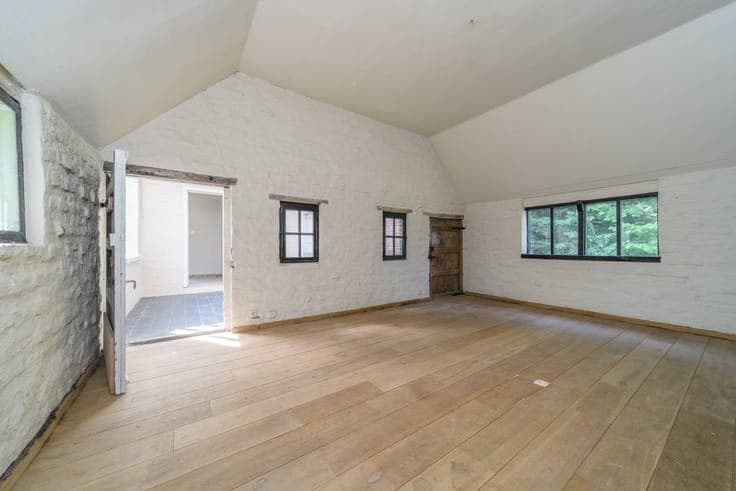Villa to renovate in Hertsberge