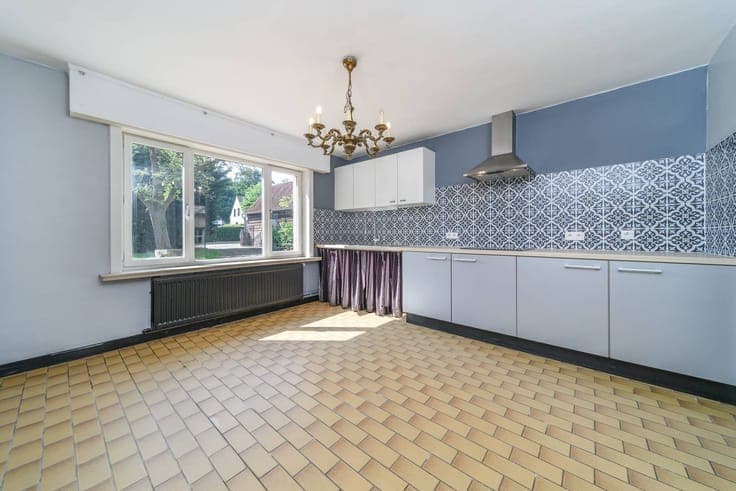 Villa to renovate in Hertsberge