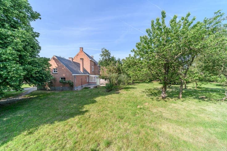 Villa to renovate in Hertsberge