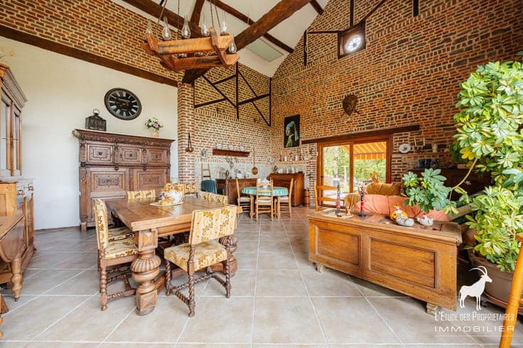 Magnificent villa with large plot for sale in Sivry-Rance