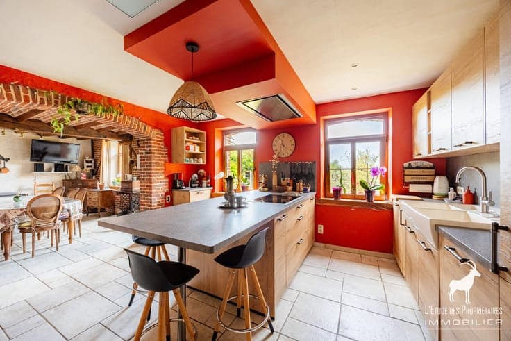 Magnificent villa with large plot for sale in Sivry-Rance