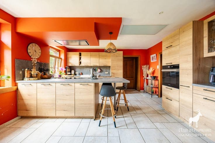 Magnificent villa with large plot for sale in Sivry-Rance