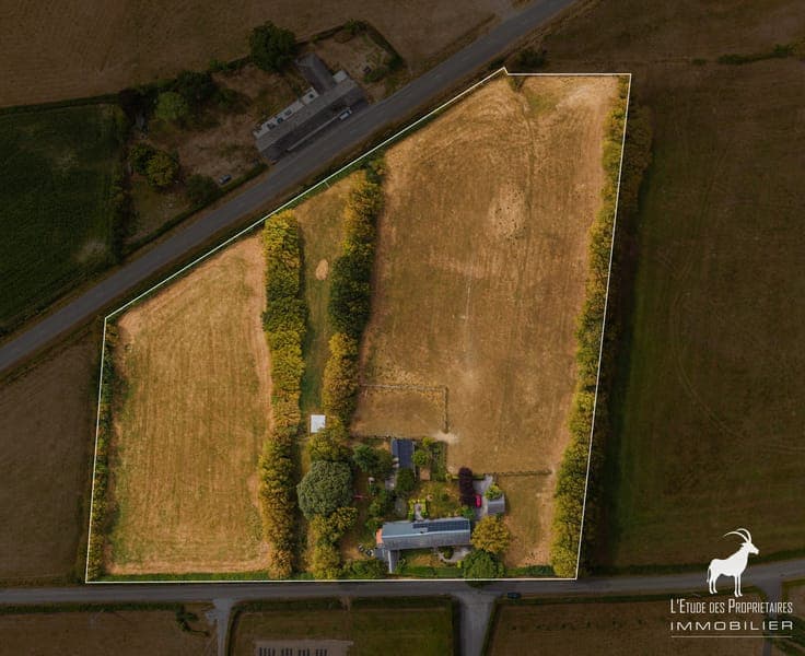 Magnificent villa with large plot for sale in Sivry-Rance