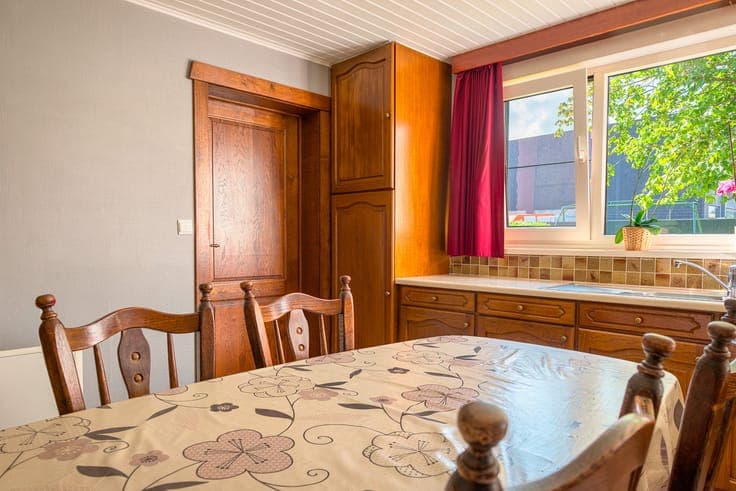 Charmante woning met 6 slaapkamers, garage en gezellige t...