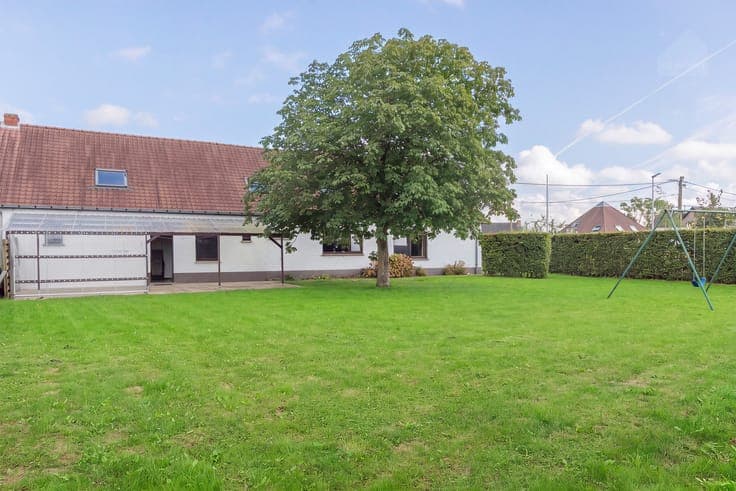 Charmante woning met 6 slaapkamers, garage en gezellige t...