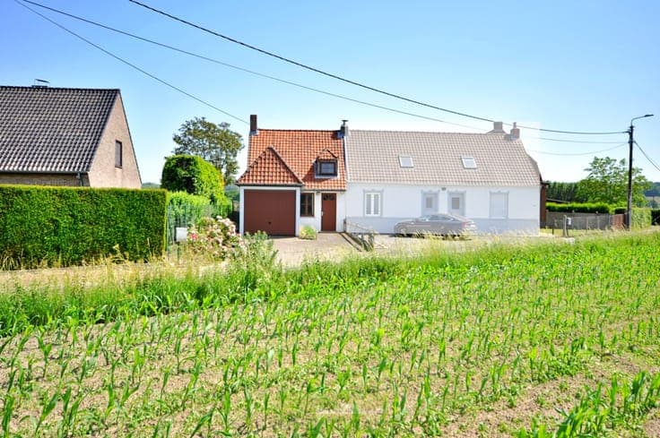 Landelijk gelegen woning te Kluisbergen!