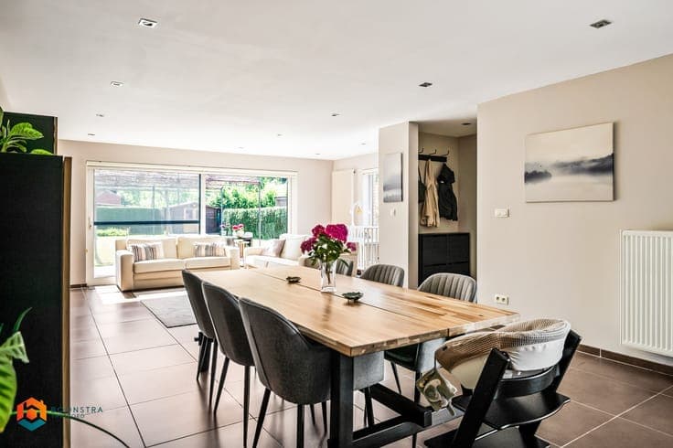Instapklare woning met 3 slpkrs op een perceel van 600m² ...