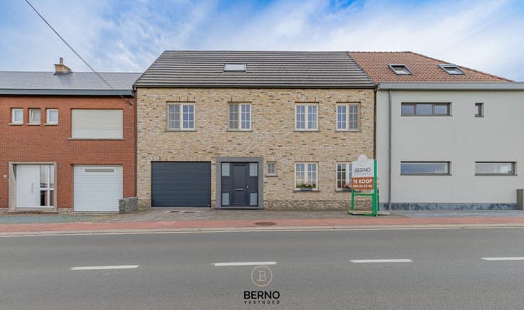 Recente en ruime gezinswoning met zonnige tuin