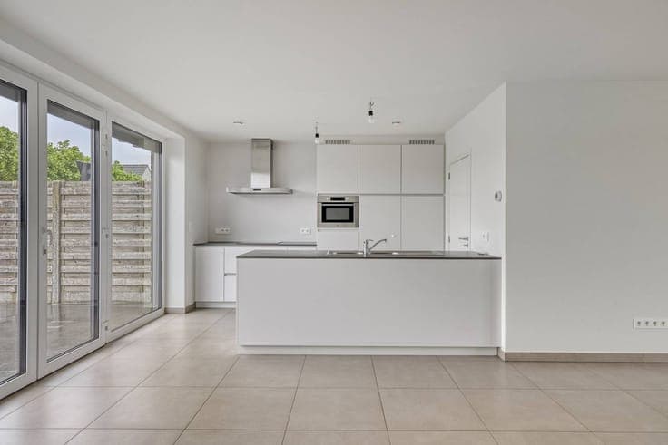 Ready to move in and bright BEN home in Rumbeke for sale
