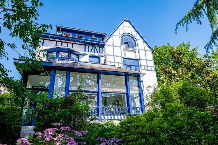 Superb Victorian house with lush garden - 6bed, 3bath