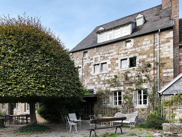 Maison de caractère avec magnifique jardin