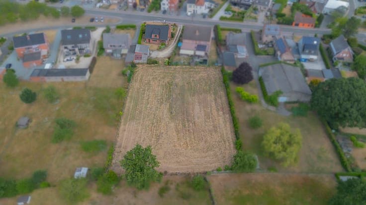 WETTEREN - Te renoveren woning met weide op ca. 38are