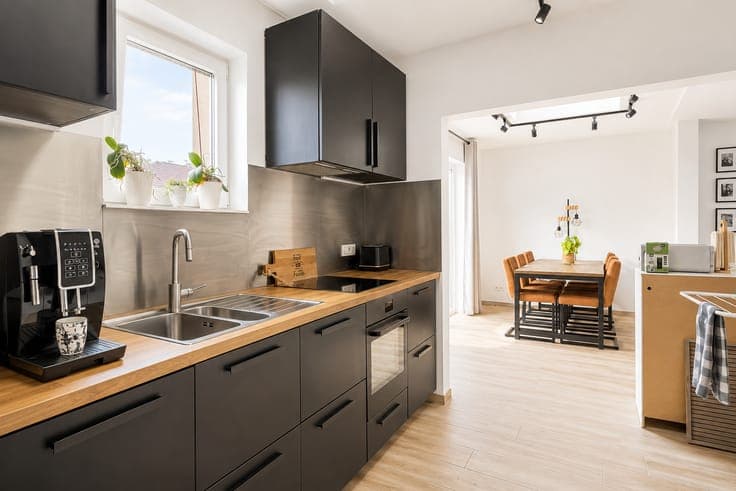 Ready-to-move-in house with garden, garage, EPC B