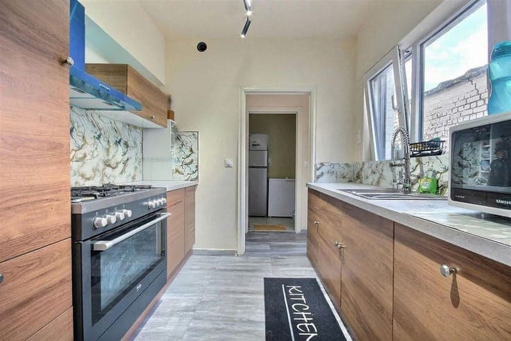 Maison rénovée avec quatre chambres et jardin