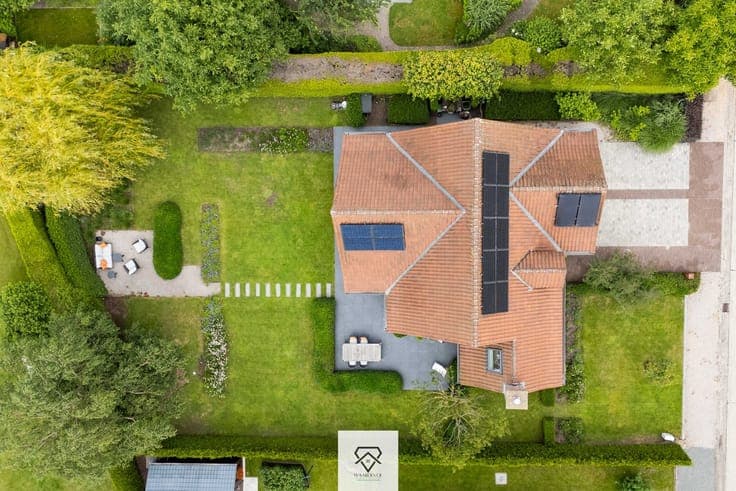 Landelijke villa met karakter, ruimte en verfijning op ee...