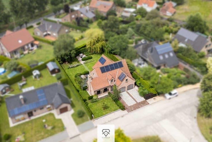 Landelijke villa met karakter, ruimte en verfijning op ee...