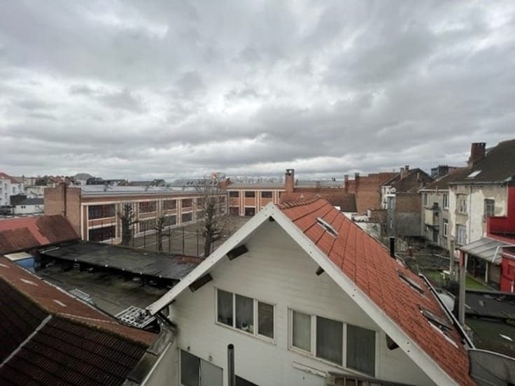 2 INVESTMENT PROPERTIES TO MODIFY INTO APARTMENTS