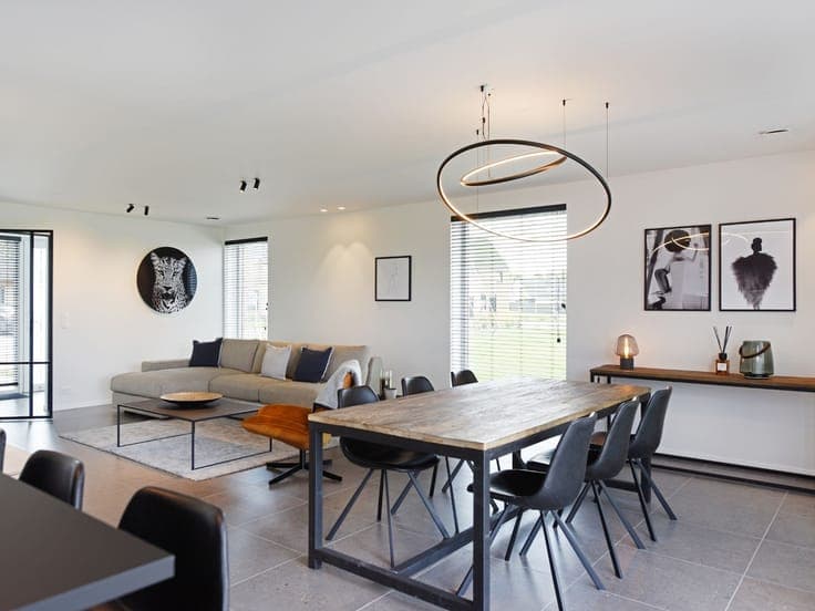 Professioneel ingerichte woning, 4 slaapkamers, instapklaar