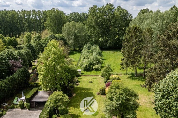 Ruime gezinswoning met prachtige tuin