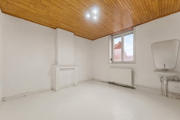 3-bedroom house with garage ideally located