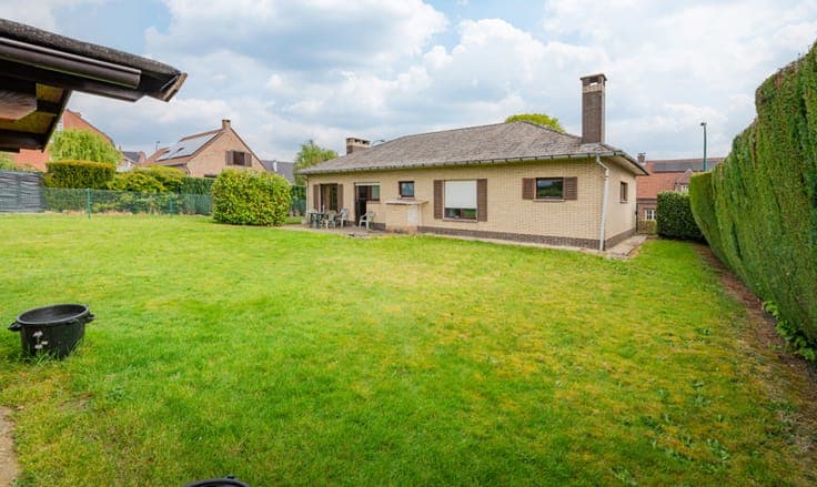 Detached house with potential in a quiet residential area