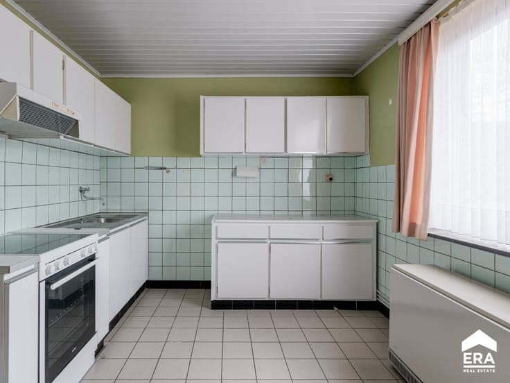 Semi-detached home on spacious plot in Lummen
