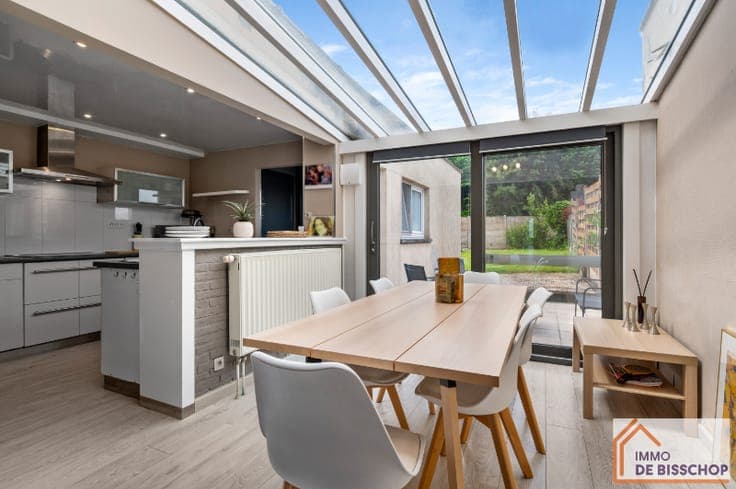 Instapklare woning met 3 slaapkamers, tuin en garage