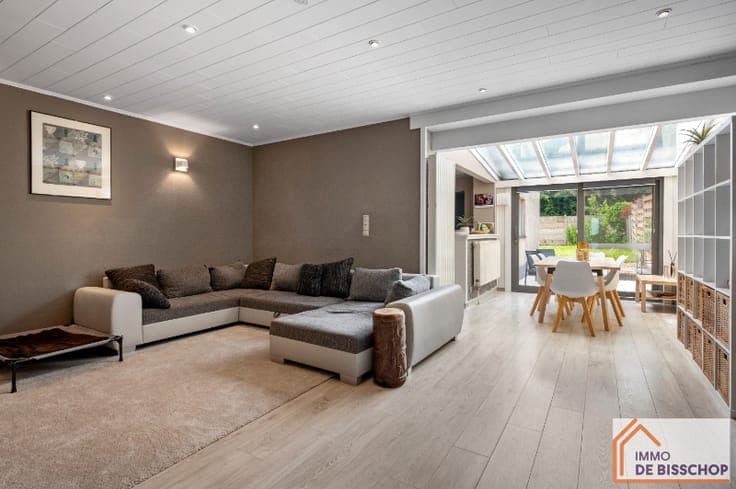 Instapklare woning met 3 slaapkamers, tuin en garage